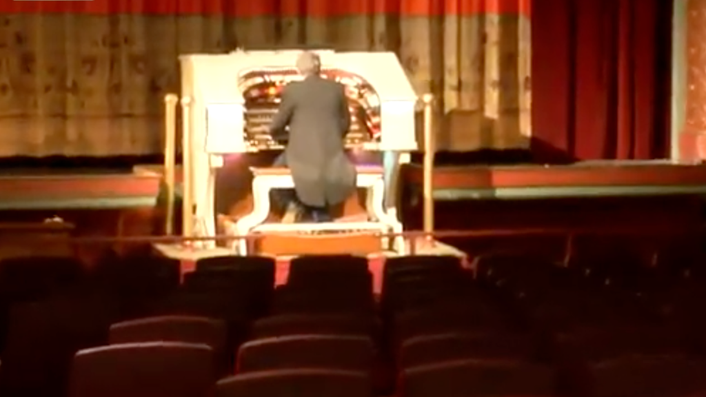 The Heights Theater fell into disrepair in the late 1990s. Now it's turning 100. — WCCO / CBS Minnesota, Roseville Arts news