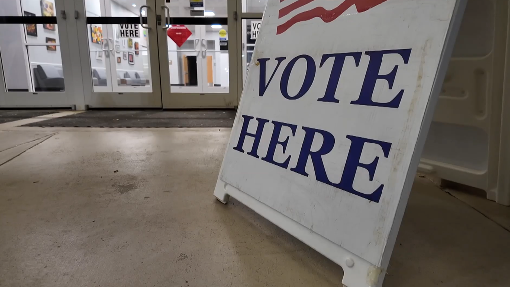 More than 200K Minnesotans have cast their ballots in midterm election — WCCO / CBS Minnesota, Roseville Community news