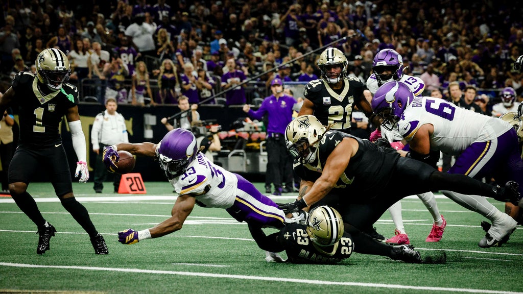 Jefferson, Jones, Murray all produce to help the unbeaten Vikings top Saints 23-13 โ WCCO / CBS Minnesota, Roseville Sports news