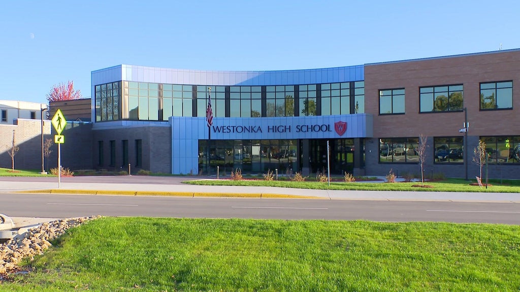 Westonka schools develop AI policymaking group to prepare for evolving technology — WCCO / CBS Minnesota, Roseville Technology news
