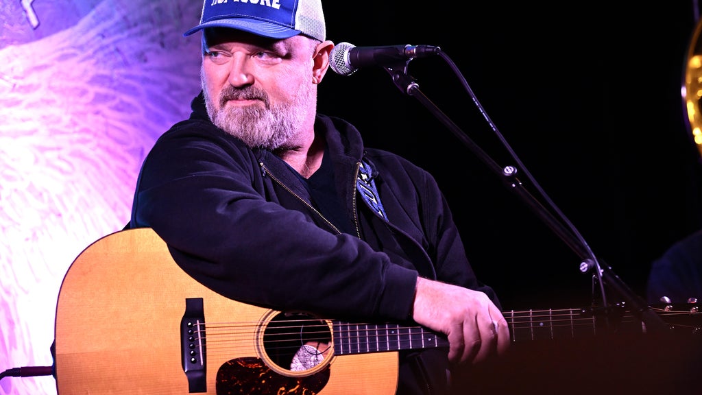 Zac Brown Band founding member raising awareness of ALS with "Hop on a Cure" nonprofit — WCCO / CBS Minnesota, Roseville Community news