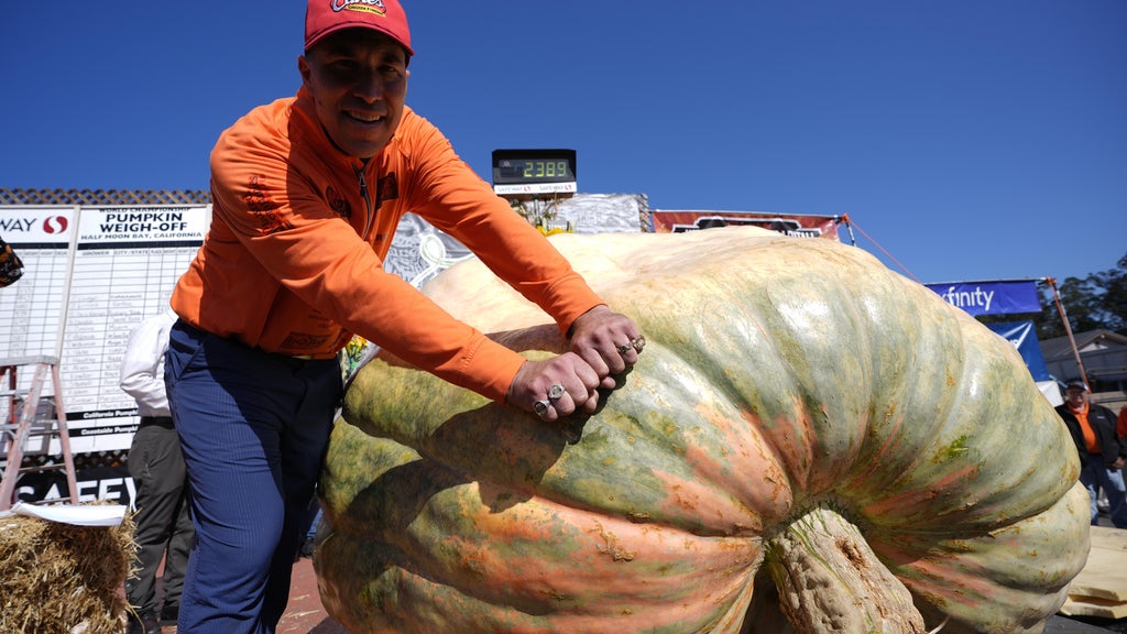 Anoka County pumpkin grower wins California title for 5th time in 7 years — WCCO / CBS Minnesota, Roseville Arts news