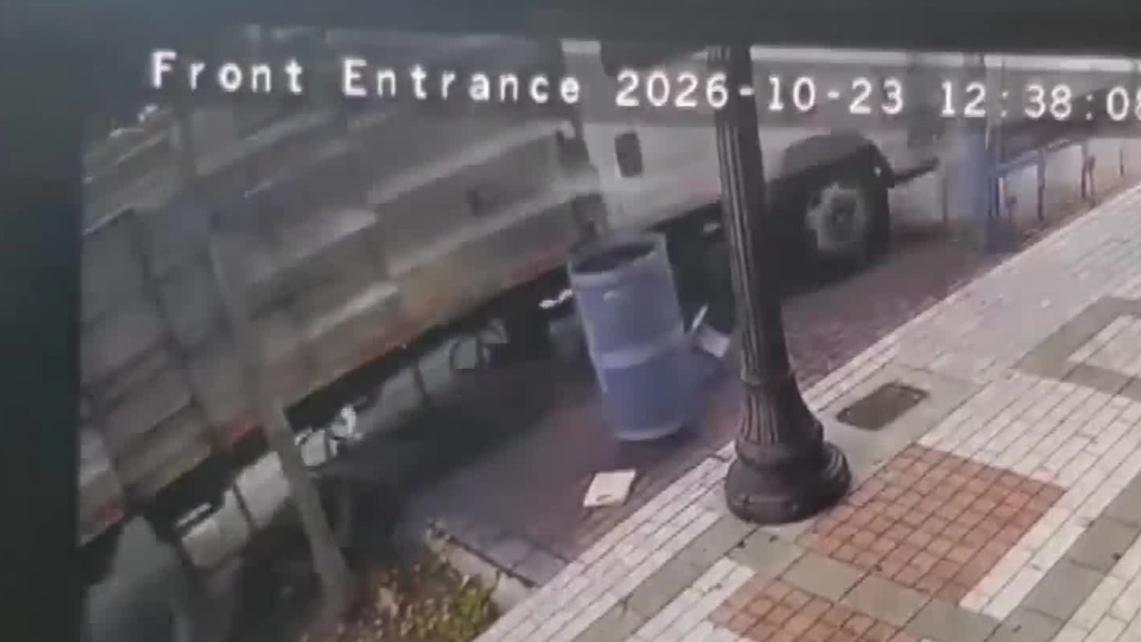 Landscaping truck crashes into bus bench, 3 North Miami businesses, sending 2 passengers to the hospital — CBS Miami, Roseville Real Estate news