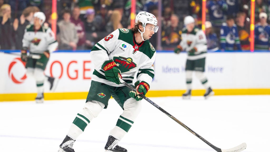 Quinn Hughes has goal, assist in his Vancouver return in Wild's 4-2 victory — WCCO / CBS Minnesota, Roseville Sports news
