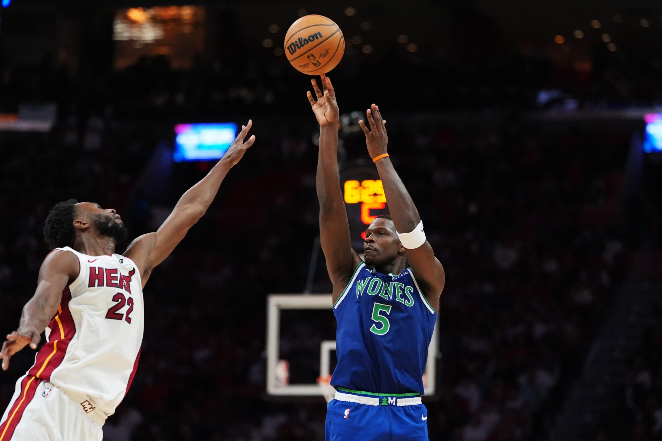 Anthony Edwards scores 45, Wolves roll past Heat 131-106 to spoil Giannis’ opener — KSTP 5, Roseville Business news