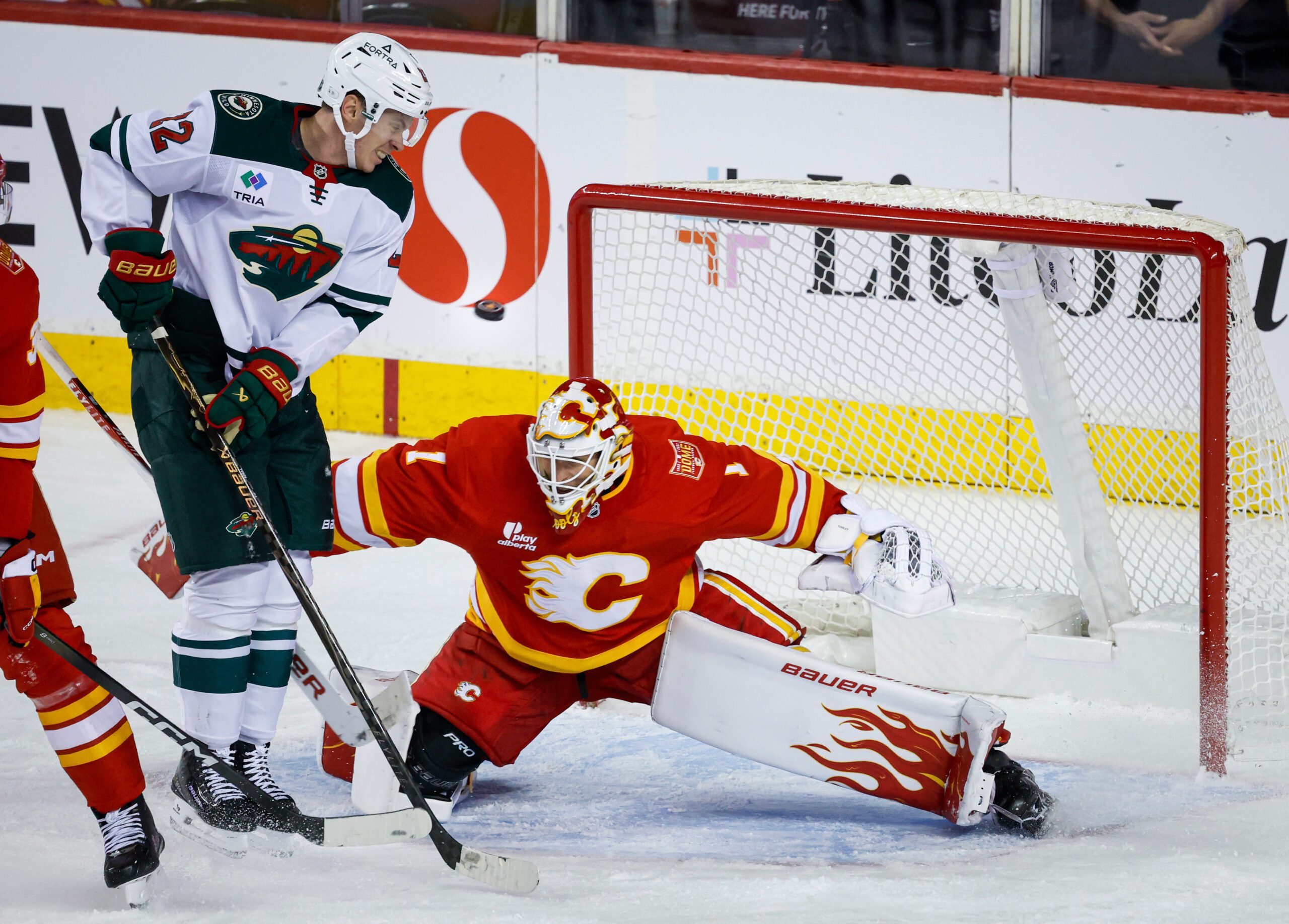 Cooley makes 36 saves in the Flames’ 2-1 victory over the Wild — KSTP 5, Roseville Sports news