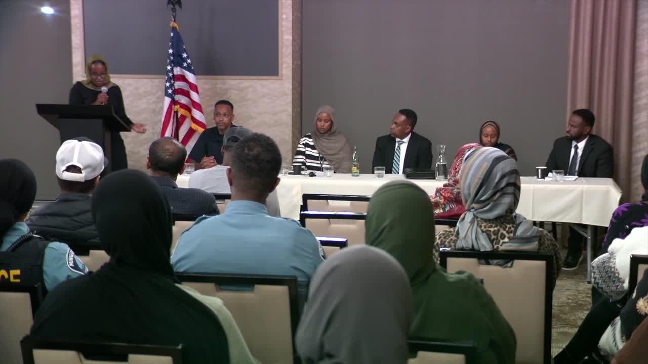 Somali-American police officers address gang violence at town hall; community shares possible solutions — KSTP 5, Roseville Business news