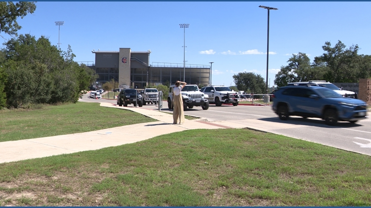 Parents rush to Pieper High School during lockdown; two teens taken into custody — KENS 5 (San Antonio), Roseville Schools news