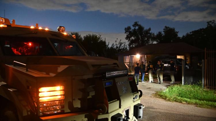 FBI, SWAT conducting operations at multiple Houston-area locations — KHOU 11 (Houston), Roseville Sports news