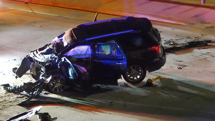 2 dead, 1 injured after rollover crash Wednesday night in East Austin — KVUE (Austin), Roseville Community news