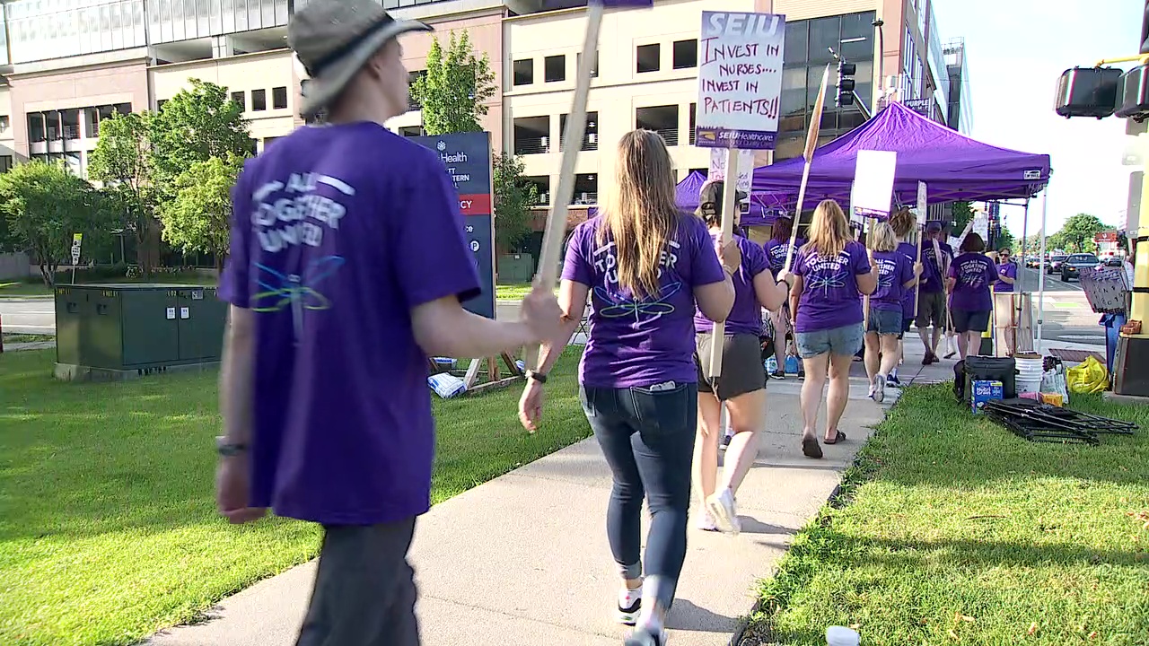 Allina hospice nurses announce tentative agreement for first union contract — FOX 9, Roseville Health news
